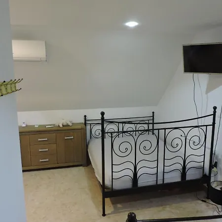 فيلة Szepezd Oak *